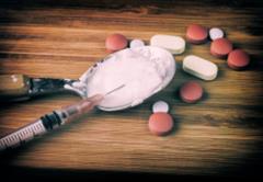 بهترین کلینیک ترک اعتیاد در میناب (دولتی و تخصصی) | کلینیک مهر