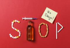 تفاوت متادون و شربت اپیوم؛ عوارض جنسی و سختی ترک | کلینیک مهر